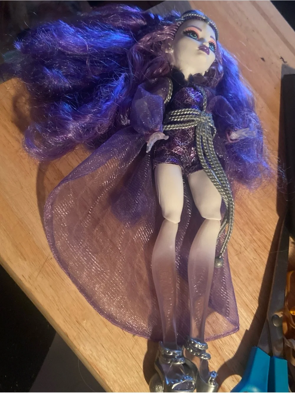 Monster High Spectra Vondergeist Doll Purple Outfit Cape Crown Shoes